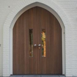 Voordeuren-eiken-hout-gotische-boog-1607582179.jpg